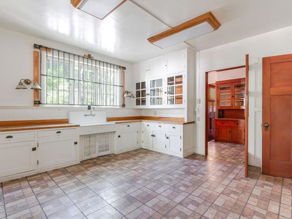 237 W State Street, Pasadena CA 91105