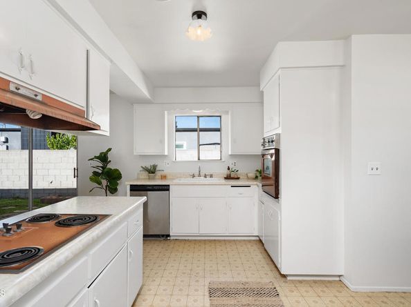 2572 Grove Street, La Verne CA 91750