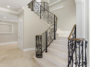 4174 Elm View Drive, Los Angeles CA 91316