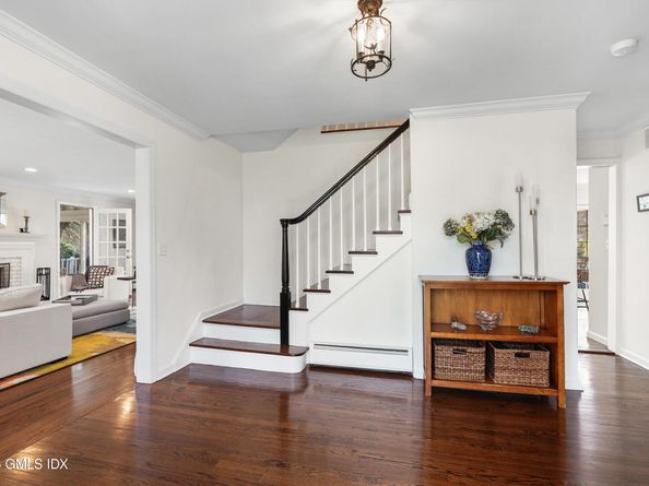 2 Daffodil Lane, Cos Cob CT 06807