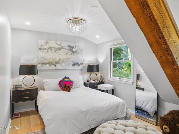 546 Lake Avenue, Greenwich CT 06830