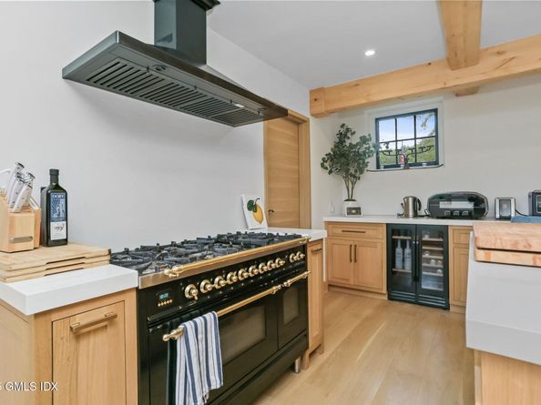 546 Lake Avenue, Greenwich CT 06830