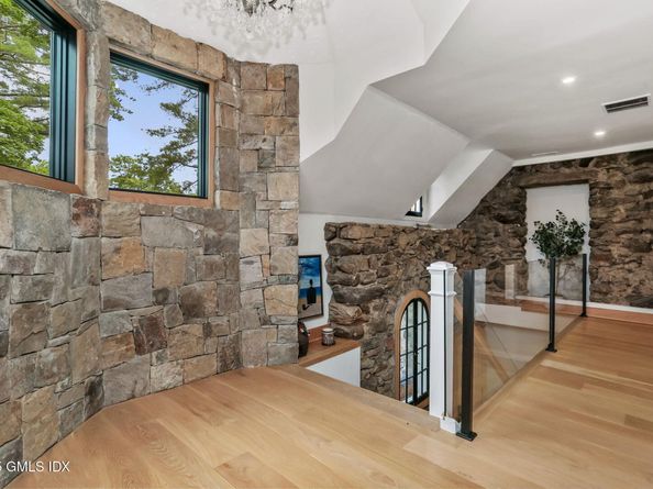 546 Lake Avenue, Greenwich CT 06830