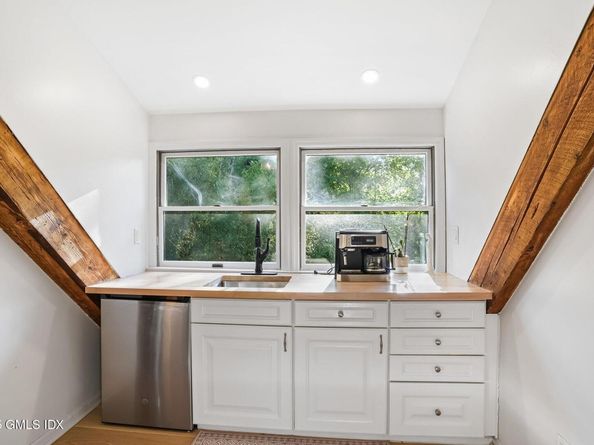 546 Lake Avenue, Greenwich CT 06830