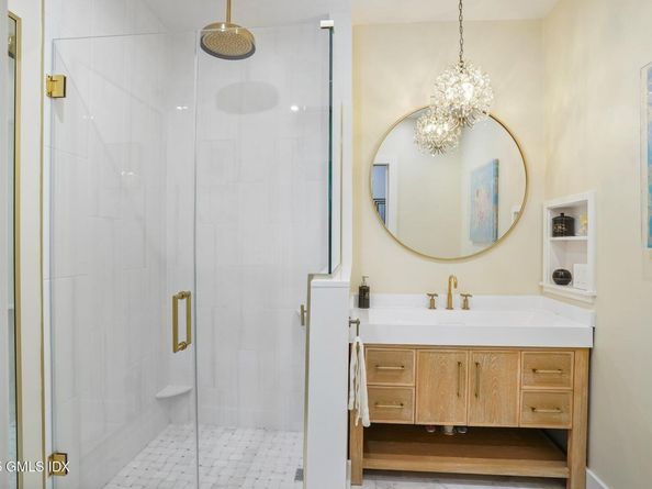 546 Lake Avenue, Greenwich CT 06830