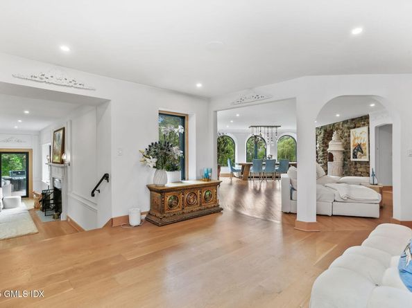 546 Lake Avenue, Greenwich CT 06830