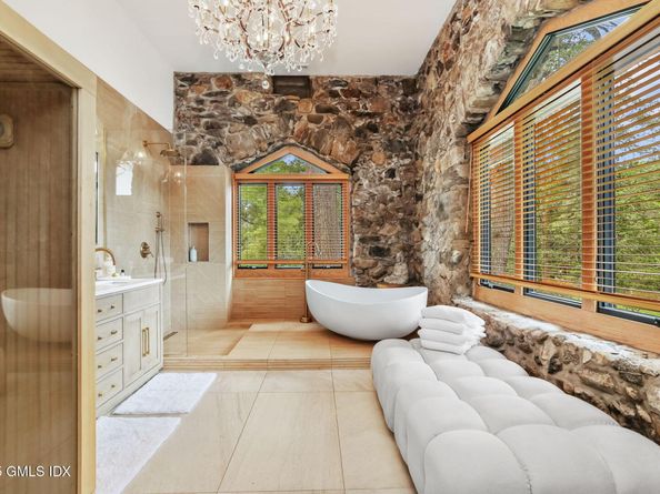546 Lake Avenue, Greenwich CT 06830