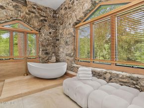 546 Lake Avenue, Greenwich CT 06830