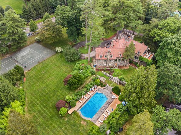 546 Lake Avenue, Greenwich CT 06830