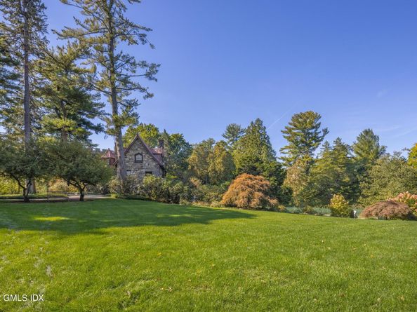 546 Lake Avenue, Greenwich CT 06830