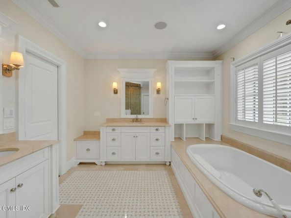 2775 North Street, Fairfield CT 06824