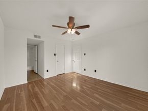 1516 Bay Area Blvd R6, Houston TX 77058