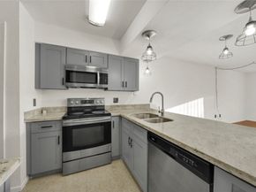 1516 Bay Area Blvd R6, Houston TX 77058