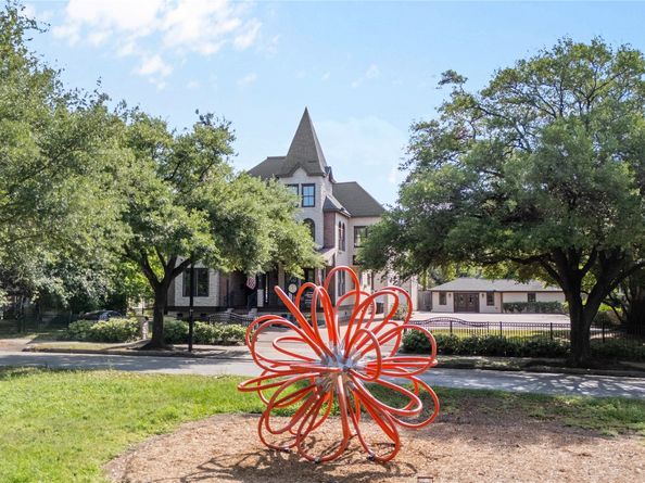 420 Heights Boulevard, Houston TX 77007