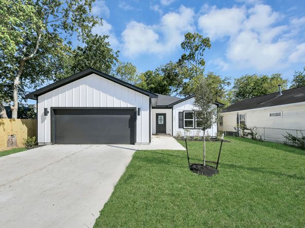 8235 Canyon Street, Houston TX 77051