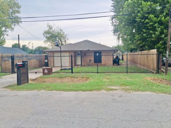 2609 Ivy Street, Houston TX 77026
