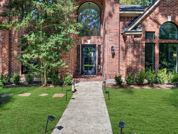 15 Underwood Place, The Woodlands TX 77381
