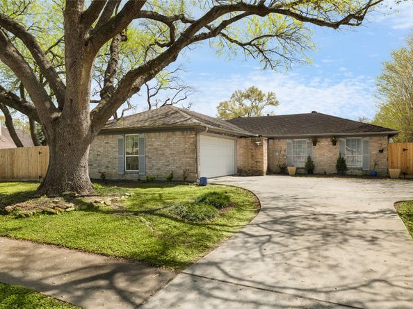16458 Brookford Drive, Houston TX 77059