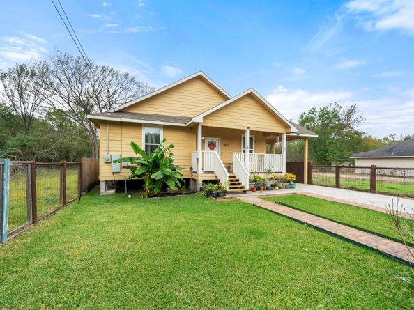 5907 Wedgefield Street, Houston TX 77028