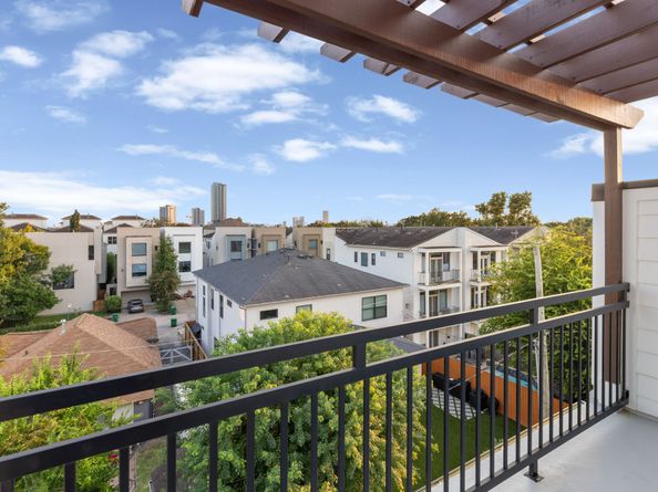 4309 Floyd Street B, Houston TX 77007