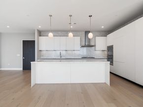 1711 Allen Parkway 2402, Houston TX 77019