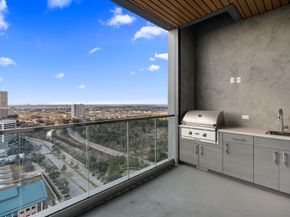 1711 Allen Parkway 2402, Houston TX 77019