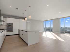 1711 Allen Parkway 2402, Houston TX 77019