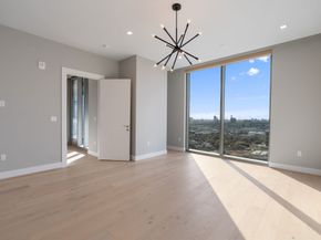 1711 Allen Parkway 2402, Houston TX 77019