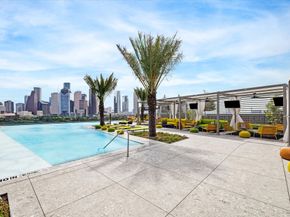 1711 Allen Parkway 2402, Houston TX 77019