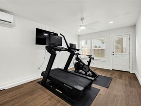 1107 Brooks Street, Houston TX 77009
