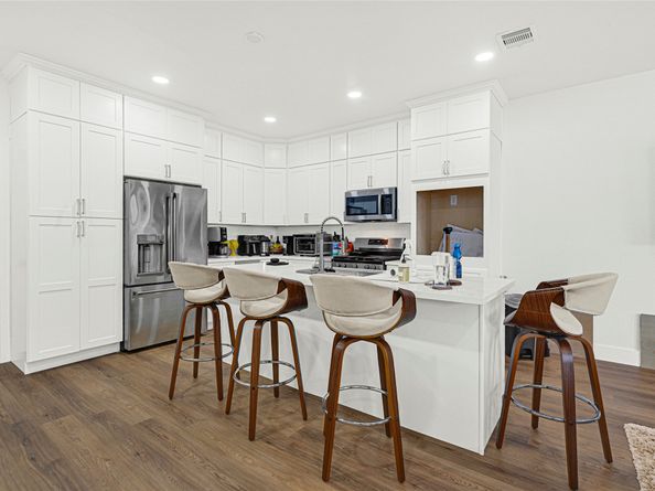 1107 Brooks Street, Houston TX 77009