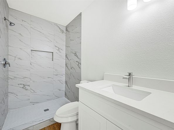 1107 Brooks Street, Houston TX 77009