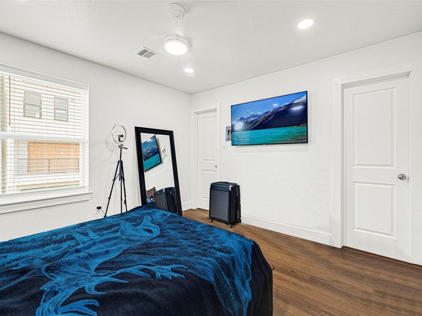 1107 Brooks Street, Houston TX 77009