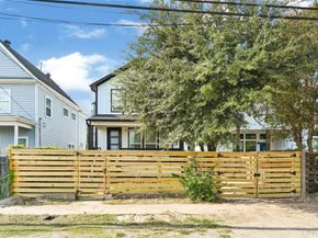 1107 Brooks Street, Houston TX 77009