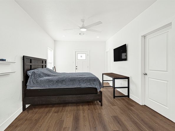 1107 Brooks Street, Houston TX 77009