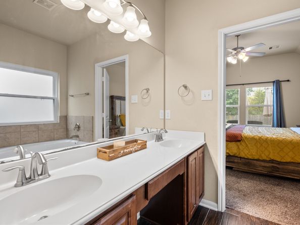 1726 Park Oak Drive, Conroe TX 77304