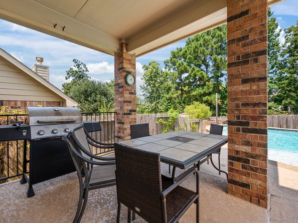 1726 Park Oak Drive, Conroe TX 77304