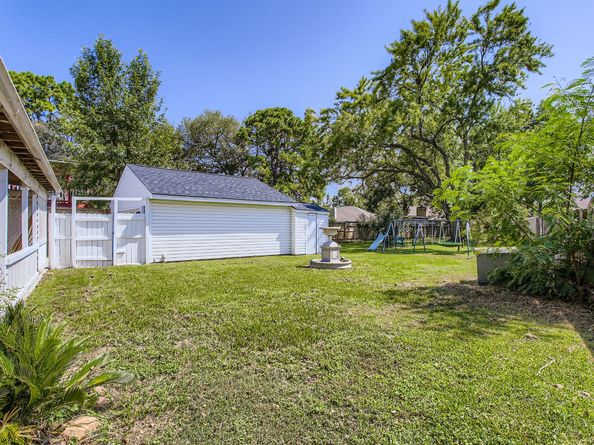 4819 Brooklawn Drive, Houston TX 77066