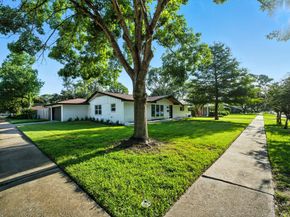 5438 Grape Street, Houston TX 77096