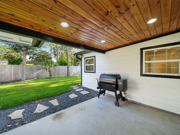5438 Grape Street, Houston TX 77096