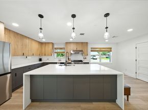 5438 Grape Street, Houston TX 77096