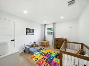5438 Grape Street, Houston TX 77096