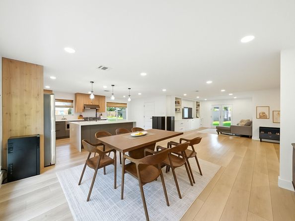 5438 Grape Street, Houston TX 77096