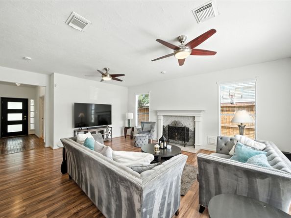 211 Aberdeen Street, Stafford TX 77477