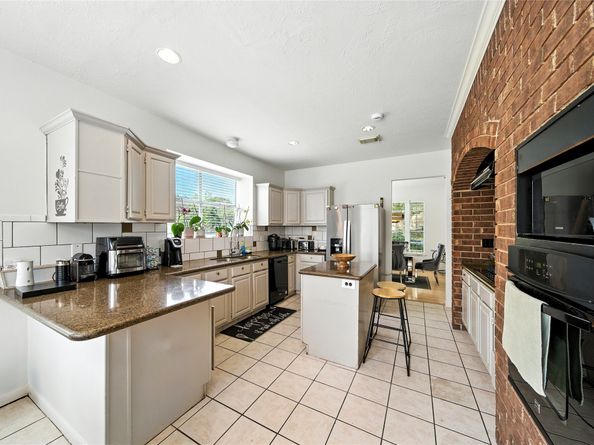 211 Aberdeen Street, Stafford TX 77477