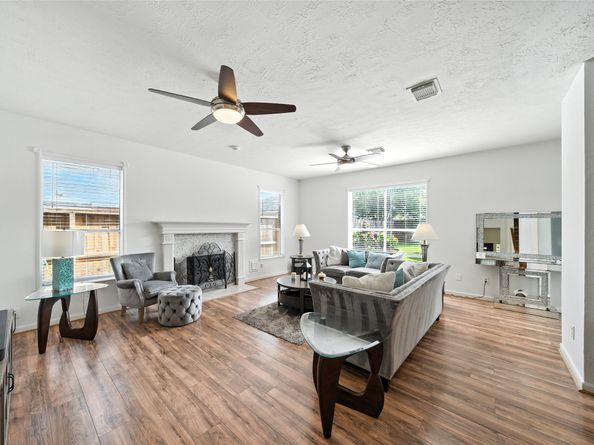 211 Aberdeen Street, Stafford TX 77477