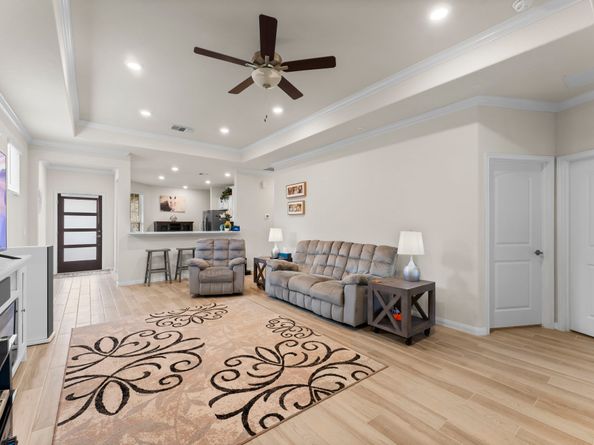 265 Flaxen Chestnut, The Woodlands TX 77382