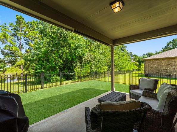 265 Flaxen Chestnut, The Woodlands TX 77382