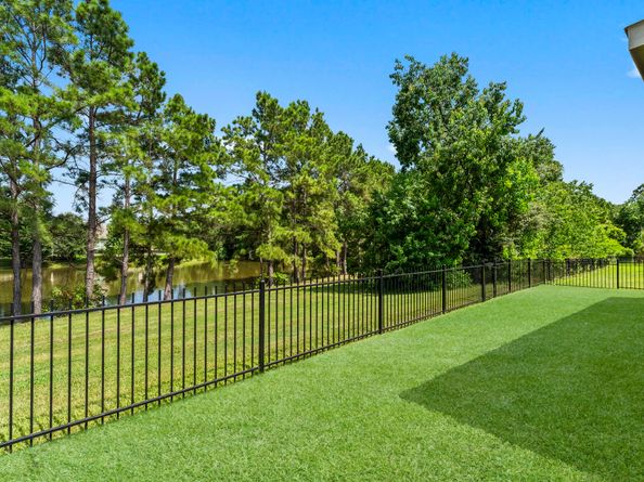 265 Flaxen Chestnut, The Woodlands TX 77382