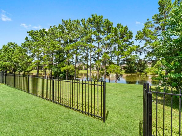 265 Flaxen Chestnut, The Woodlands TX 77382
